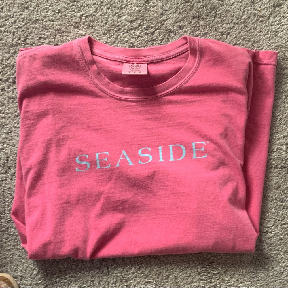 pink shortsleeved seaside tee!